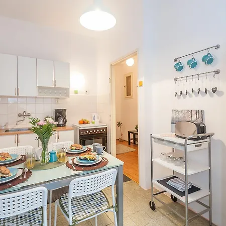 Na Zborenci 10 Apartman Prága