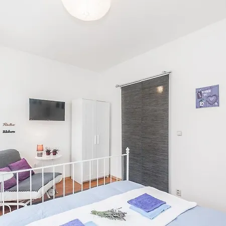 Na Zborenci 10 Apartment