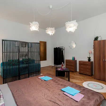 Na Zborenci 10 Apartment *