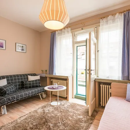 Na Zborenci 10 Apartment Prague