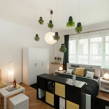 Na Zborenci 10 Apartment Prague