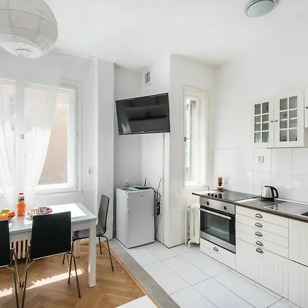 Apartment Na Zborenci 10 *