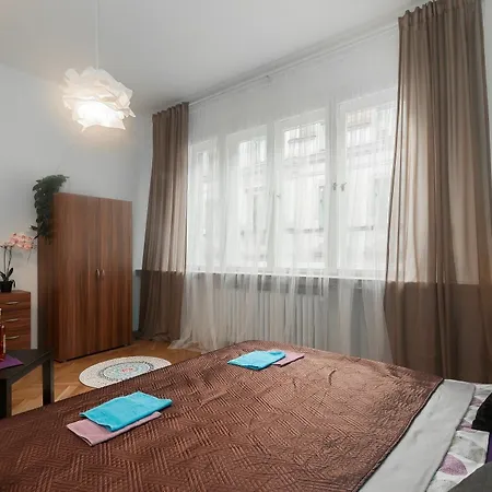 Na Zborenci 10 * Prague