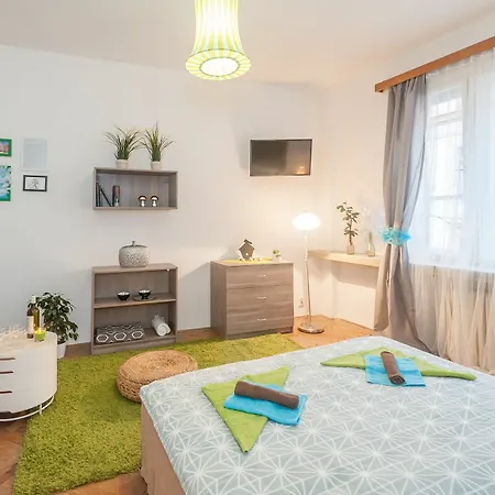 Na Zborenci 10 * Prague